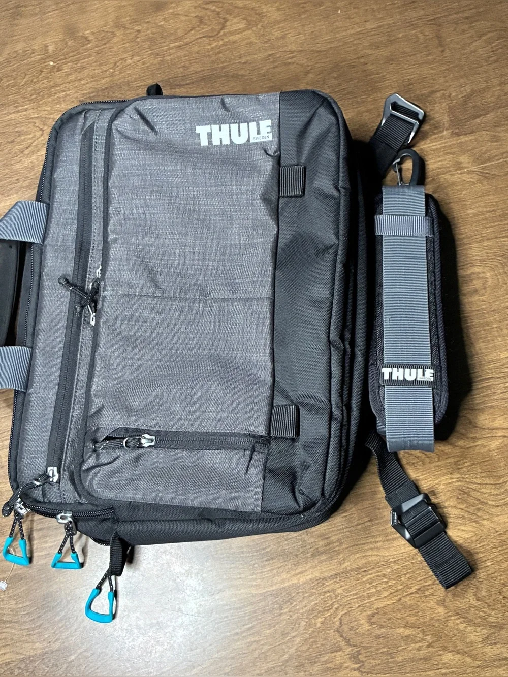 Thule Sweden Straven 13 Inch Laptop Macbook Deluxe Bag Gray & Black